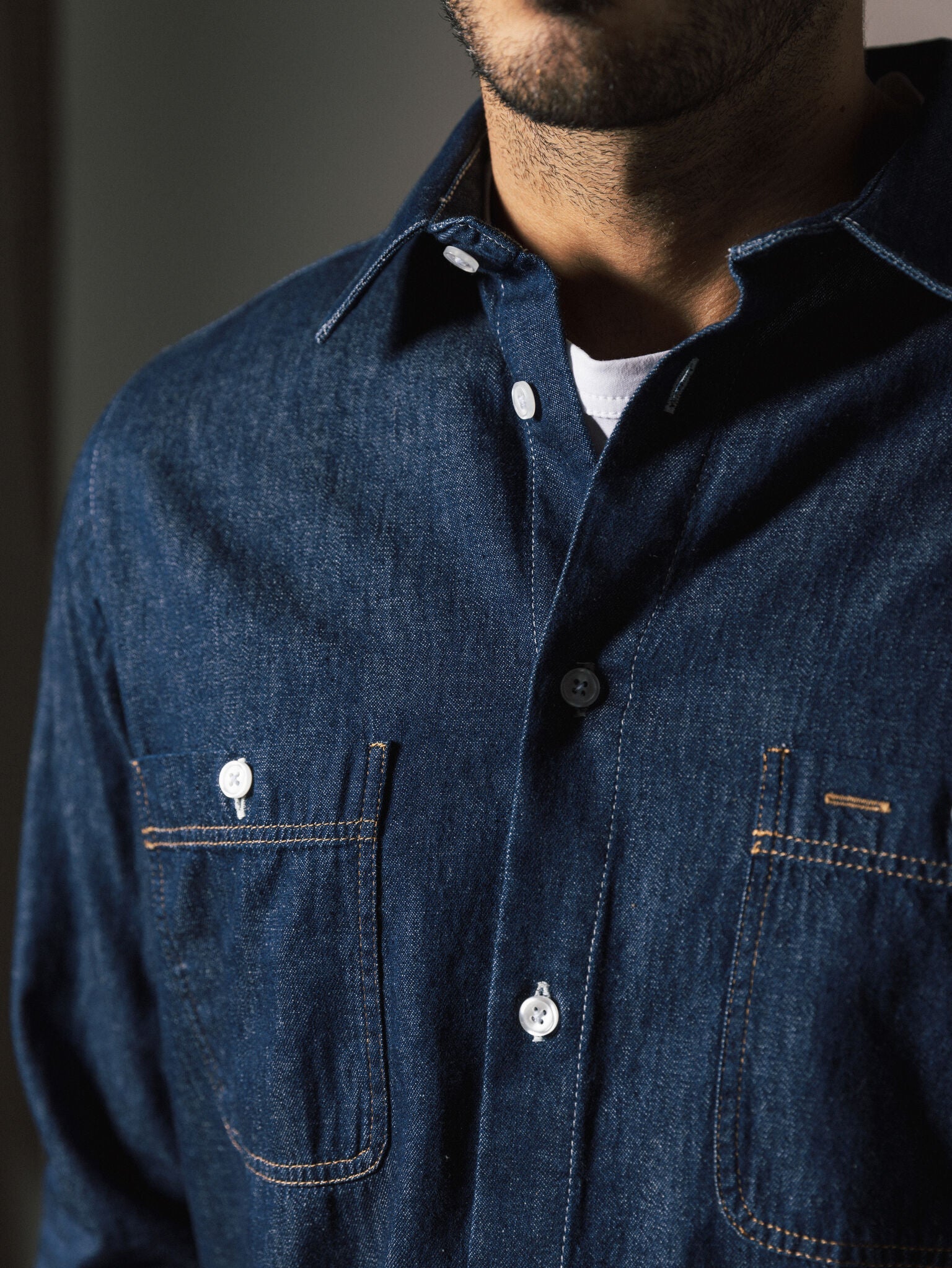 Modelshot / Dark Blue Denim / Detail